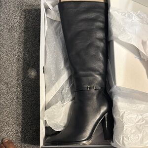 Women black leather heel boots!